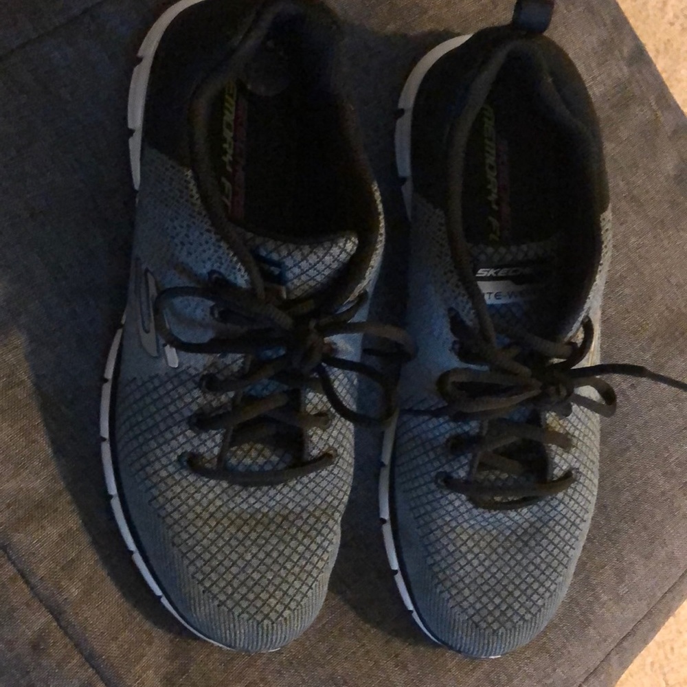 Women sketchers dual lite exc cond wore twice 10